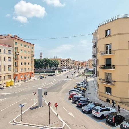 Charme On The River - City Center Apartment Верона Екстериор снимка
