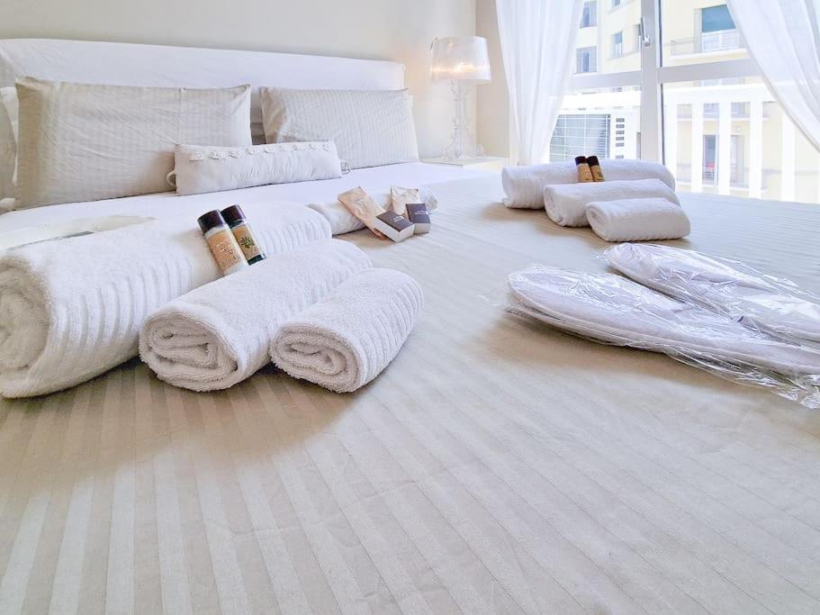 Charme On The River - City Center Apartment Верона Екстериор снимка