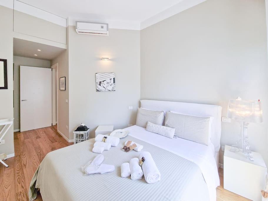 Charme On The River - City Center Apartment Верона Екстериор снимка